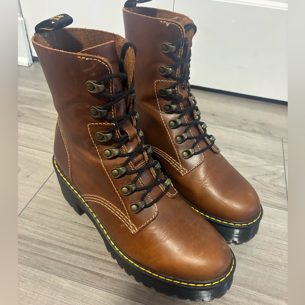 Dr Martens Leona Orleans Butterschotch
